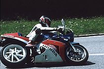 De Honda VFR 750 R kwam in 1987 op de markt als replica van de succesvolle RC 30 Endurance-racer. De VFR 750 R werd dan ook bekender als Honda RC 30. Typisch voor de racer was de in deze tijd nog ongebruikelijke enkelzijdige achterwielophanging. De RC 30 werd in 1993 opgevolgd door de RC 45