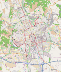 Mapa konturowa Brna, u góry nieco na lewo znajduje się punkt z opisem „Městský fotbalový stadion Srbská”