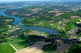 Vorbecken Amecke mit Sperrdamm