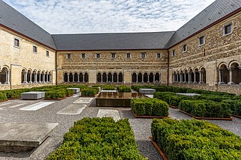 Onze-Lieve-Vrouwebasiliek, Tongeren