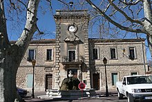 Mairie Paradou.JPG