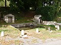 La fontaine et le lavoir.