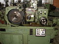 Centerless cylindrical grinder