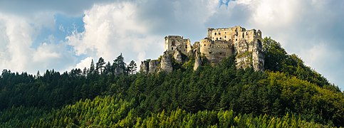 Lietavský hrad-východná strana