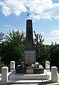 Le monument aux morts à proximité de l'église (août 2011).