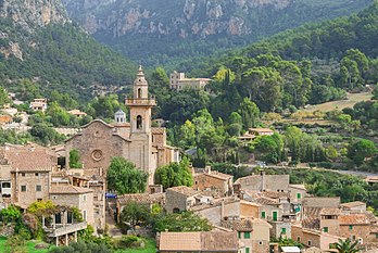 Valldemossa, village majorquin. (définition réelle 3 739 × 2 503)