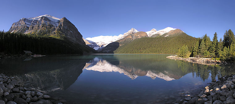 Vue panoramique du Lac Louise en Alberta.