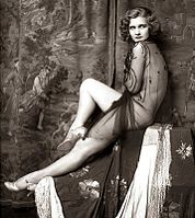 Alfred Cheney Johnston byl americký fotograf aktů a glamourových snímků modelek