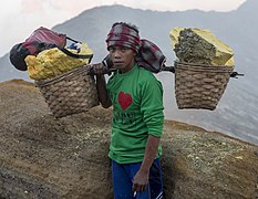 Kawah-Ijen Indonesia Ijen-Sulfur-Miner-01