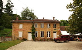 The town hall in Senuc