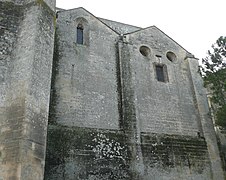 Façade nord des deux travées de la nef.