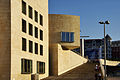 L'architecture du musée montre aussi des formes géométriques.