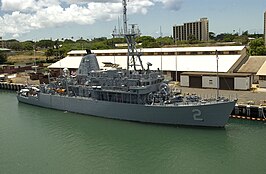 USS Defender in Pearl Harbor tijdens RIMPAC04