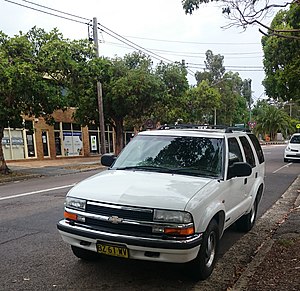 1998-2005 Chevrolet S-10 Blazer 4-pintu RHD