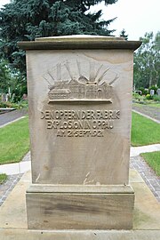 Hauptfriedhof in Neustadt: Denkmal