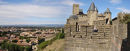 Le château comtal vu des remparts.