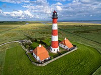 Letecký snímek majáku Westerheversand, Westerhever, Šlesvicko-Holštýnsko, Německo, vítězná fotografie roku 2015