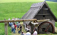 Die strohgedeckte Mooswaldmühle aus dem 17. Jahrhundert