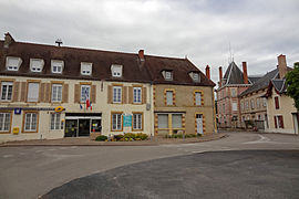 The town hall and museum in Beaulon