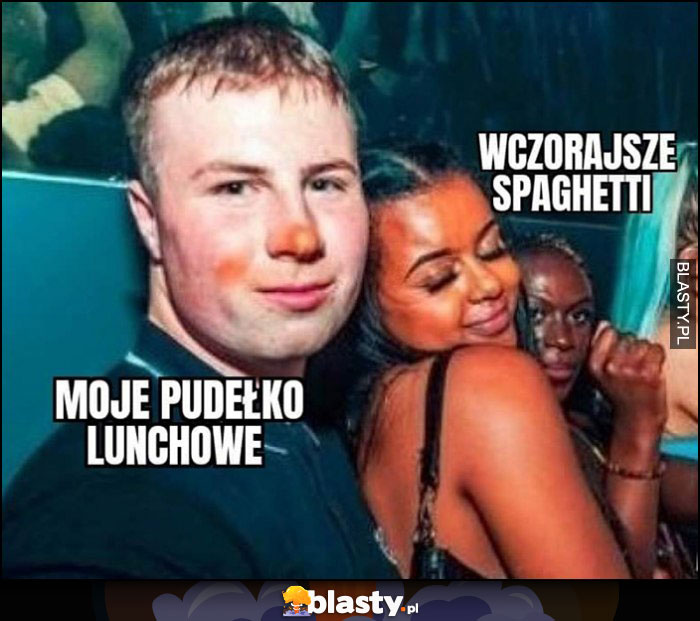 Moje pudełko lunchodze vs wczorajsze spaghetti gość ubrudzony makeupem laski Moje pudełko lunchodze vs wczorajsze spaghetti gość ubrudzony makeupem laski