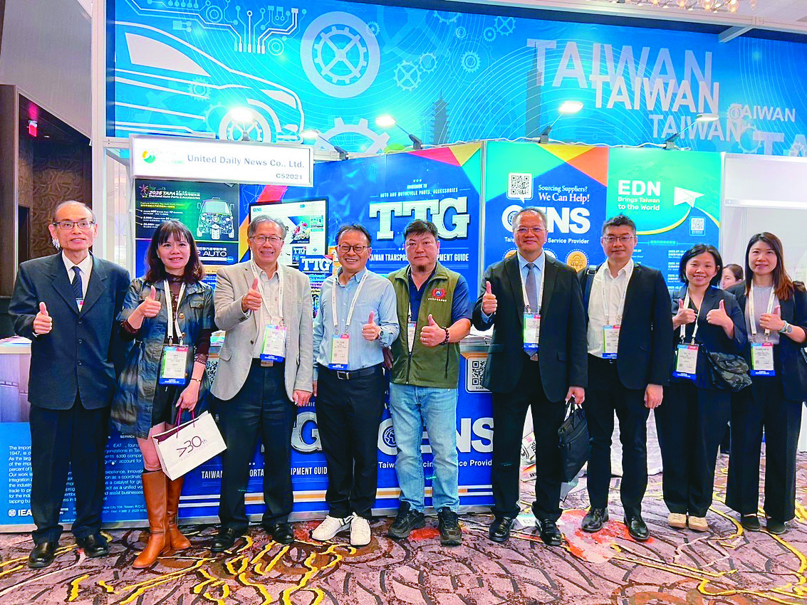 Taipei Economic and Cultural Office in Los Angeles with representatives from Economic Daily News and major public associations at the Taiwan Pavilion. (Photo courtesy of United Daily News Group)