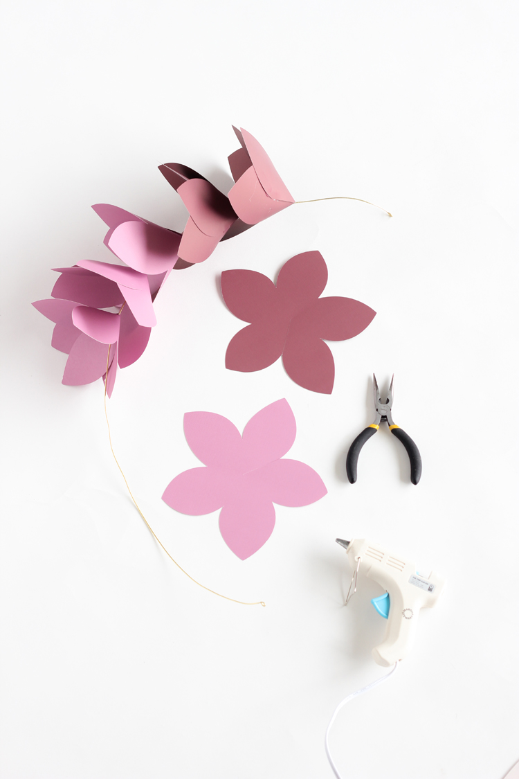 Giant Paper Flowers + Free Cut Files! // www.deliacreates.com