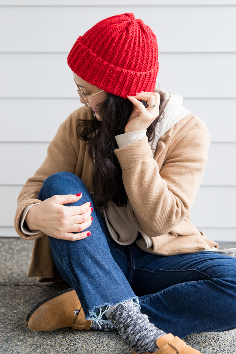 Classic Ribbed Crochet Beanie // free pattern and video tutorial for beginners // www.deliacreates.com