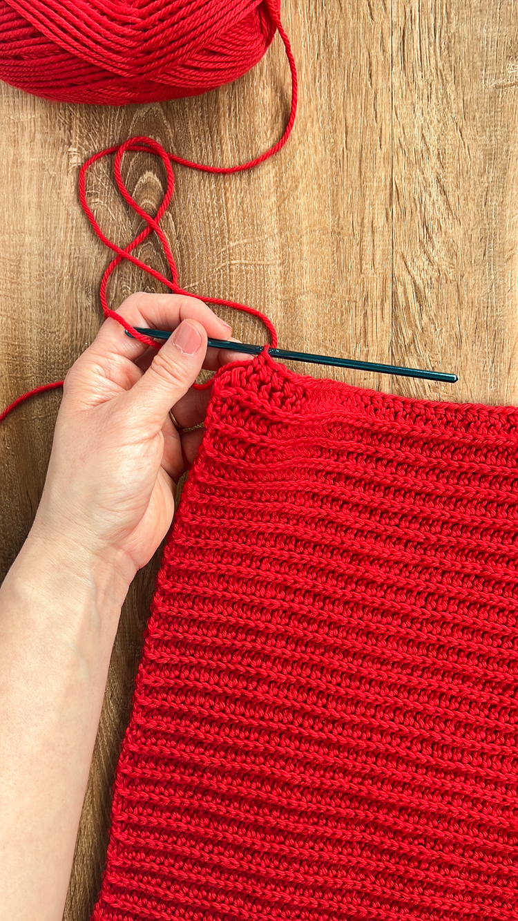 Classic Ribbed Crochet Beanie // free pattern and video tutorial for beginners // www.deliacreates.com