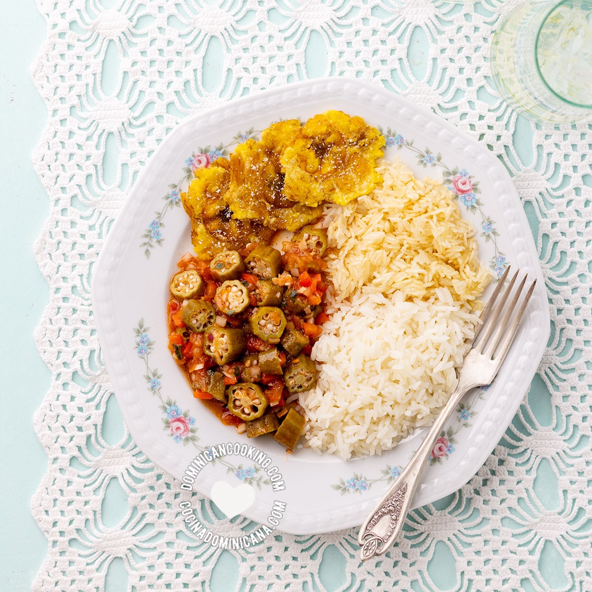 Molondrones guisados (Dominican stewed okra).
