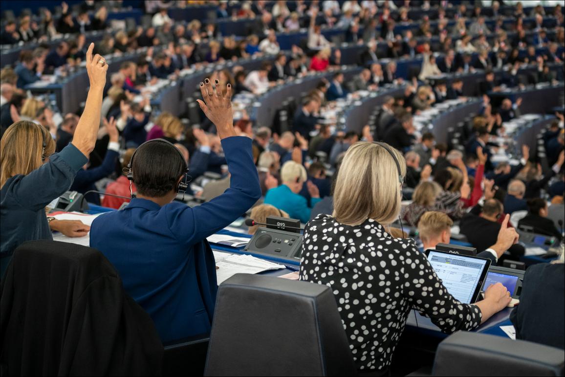 Il Parlamento europeo durante una sessione di voto in plenaria ©PE2023