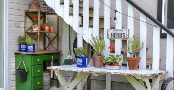 Vintage desk garden station upcycled vintage desk garden station diy