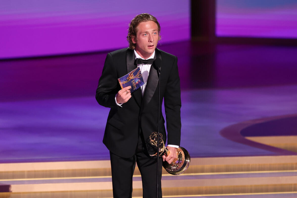 Jeremy Allen White at the 76th Primetime Emmy Awards held at Peacock Theater on September 15, 2024 in Los Angeles, California.