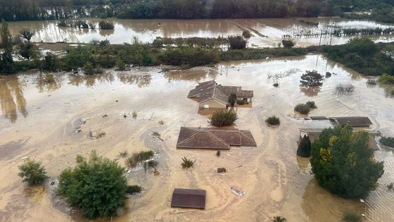 Le village de Limony sous les eaux