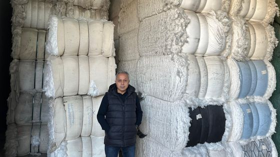 Ibrahim Uyanik, responsable de l'usine RE&UP de recyclage de textiles à Gaziantep