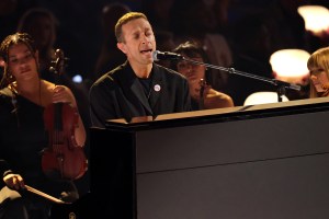 LOS ANGELES, CALIFORNIA - FEBRUARY 02: (FOR EDITORIAL USE ONLY) Chris Martin performs onstage during the 67th GRAMMY Awards at Crypto.com Arena on February 02, 2025 in Los Angeles, California. (Photo by Amy Sussman/Getty Images)