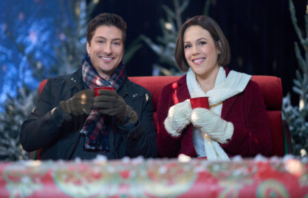 Daniel Lissing and Erin Krakow in 'Santa Tell Me'