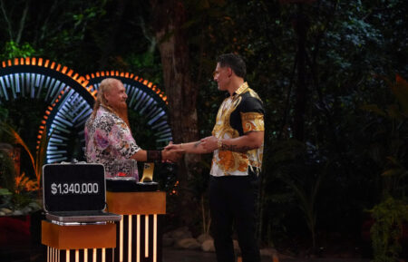 Rock Carlson, Joe Manganiello in Deal or No Deal Island - Chain of Command Episode 203