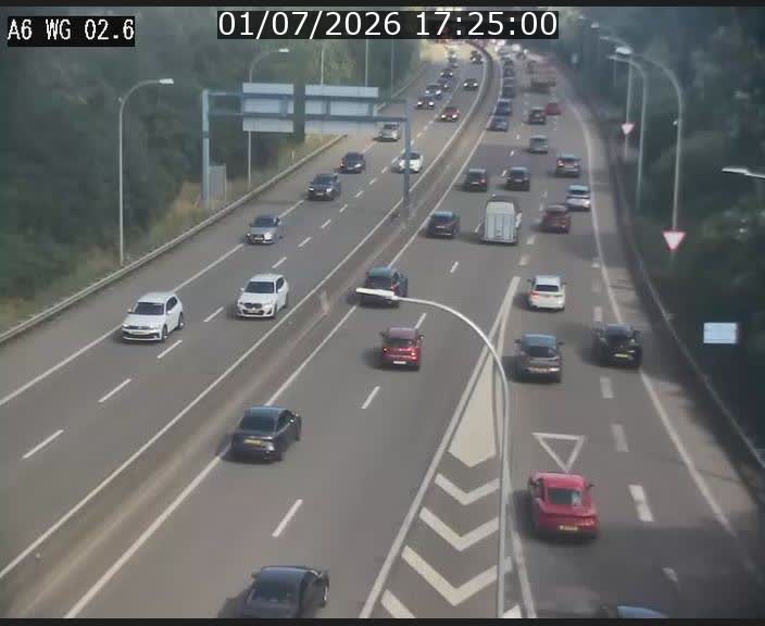 Traffic live webcam Luxembourg Croix de Cessange - A6 - BK 2.6 - direction France/Allemagne